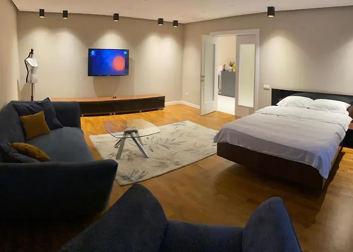 Гостьовий будинок Valivillas & Бухарест